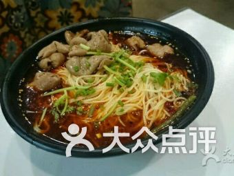 探訪回南路 | 在五金日用雜品批零店旁，藏著一口煙火人間